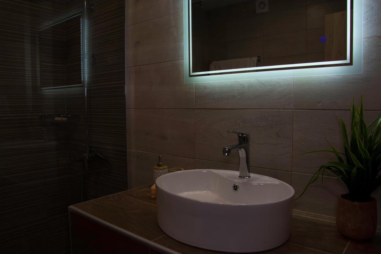 Big Max Guesthouse Kavos Ngoại thất bức ảnh